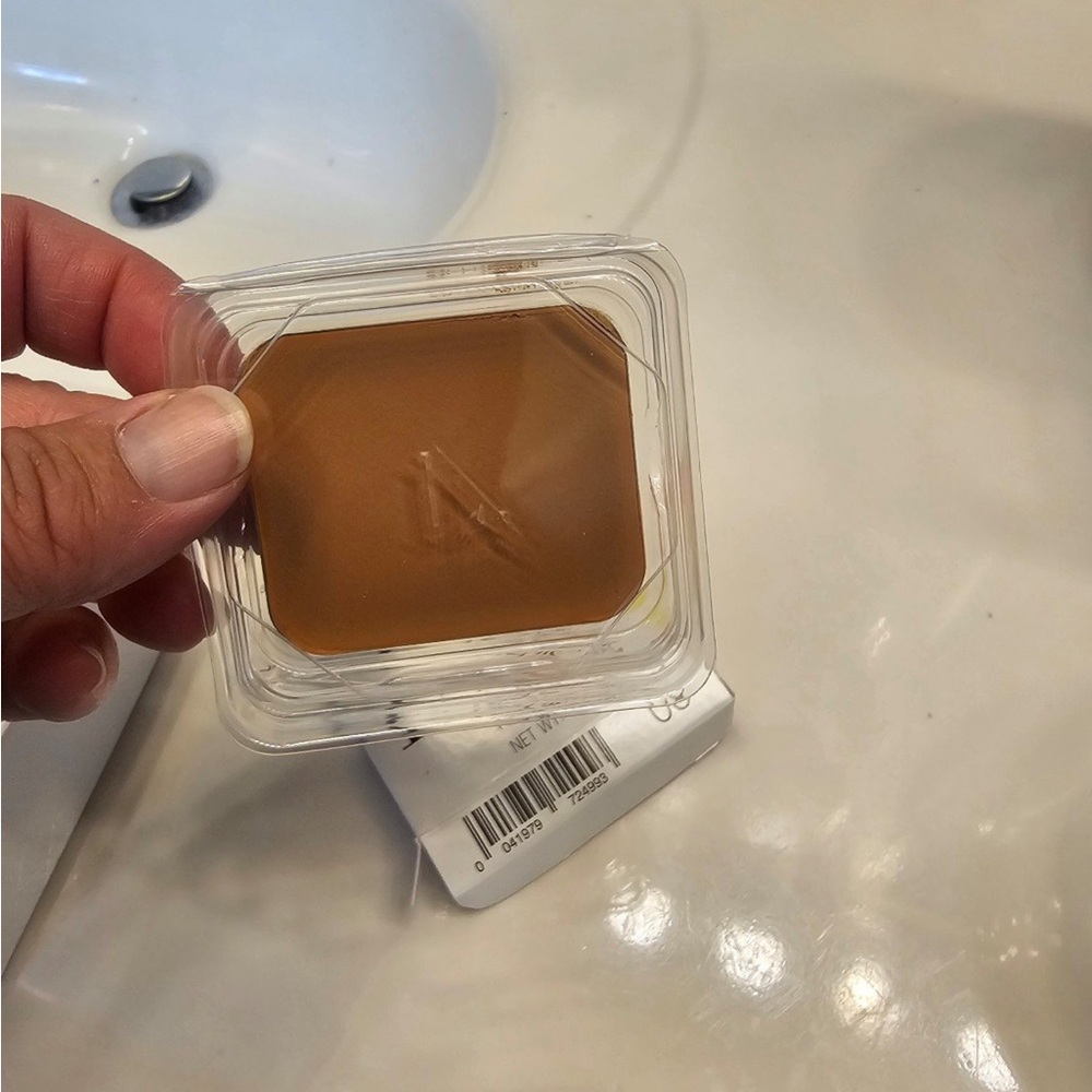 LimeLife by Alcone Perfect Foundation shade 06